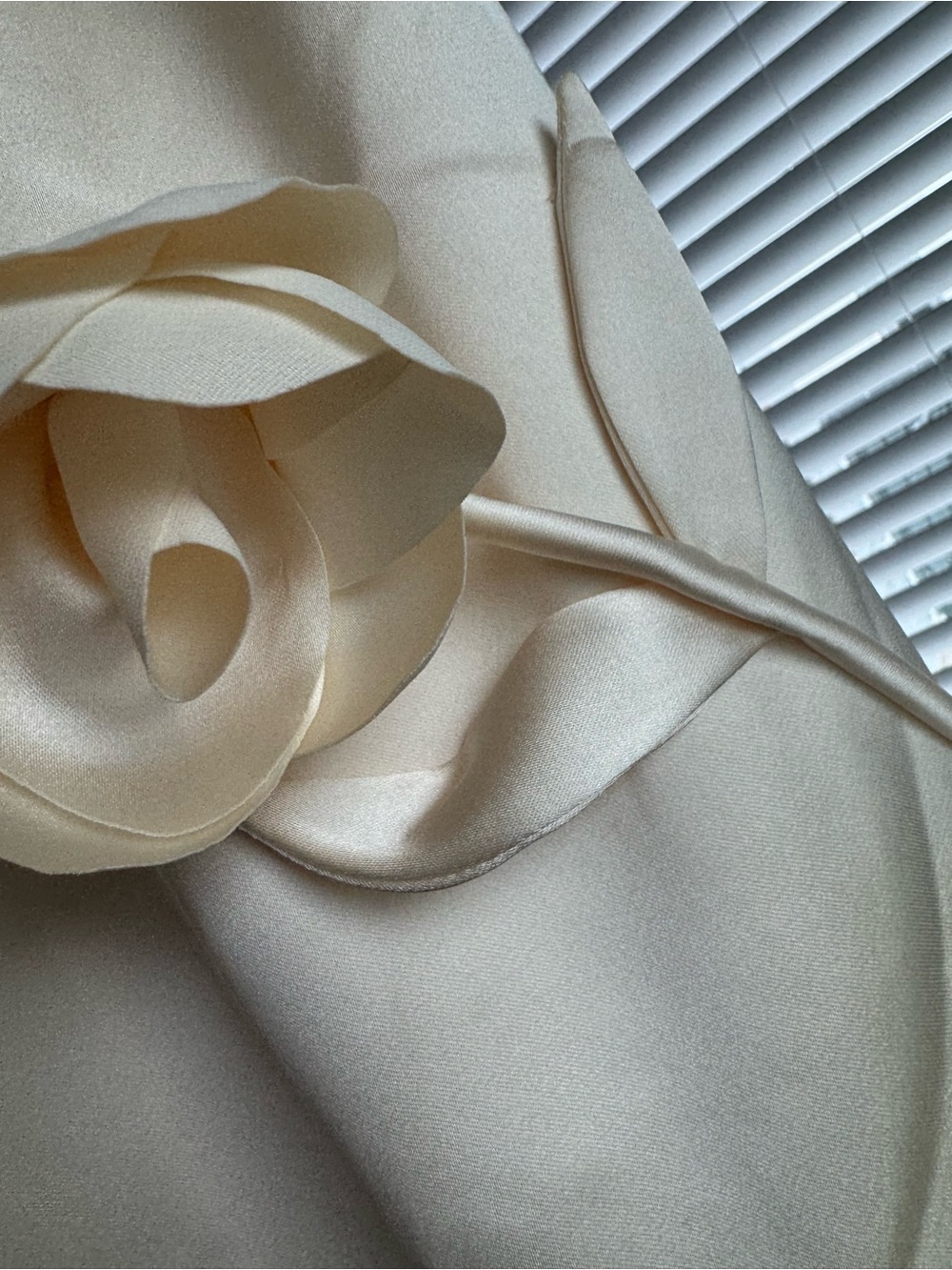 Self-Portrait Cream Satin Floral Applique Dress - Picture 4 of 10